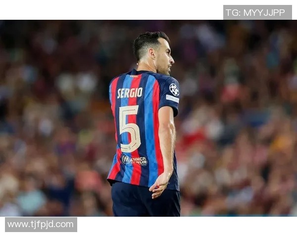 绿茵场上的“上帝视角”：布斯克茨欧冠历史级洗球，那些让时间停滞的优雅瞬间