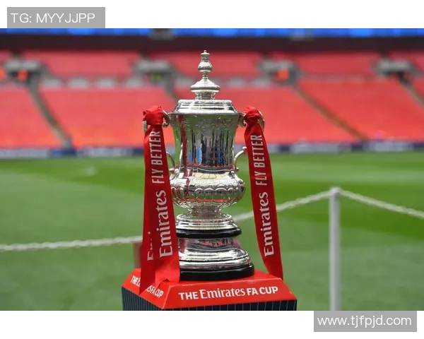 梦剧场的亿金枷锁：解析曼联8000万神锋的低迷困局与漫长救赎路